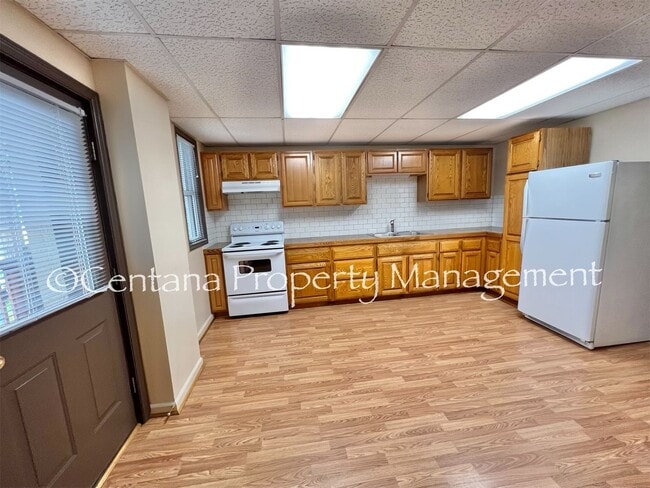 Building Photo - 3 bedroom apartment near Campus, Park St (...