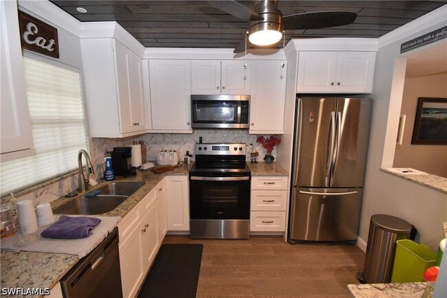 Building Photo - 28231 Pine Haven Way