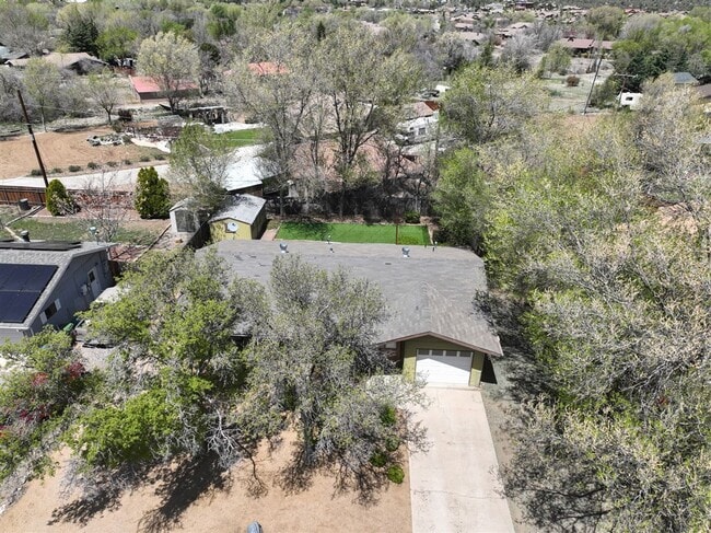 Building Photo - Newly Remodeled 3 Bed, 2 Bath Home with 1 ...