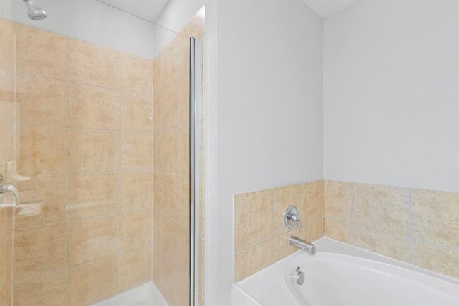 Building Photo - 16013 Sweetwater Fields Ln