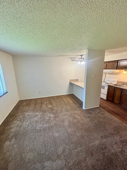 Building Photo - 3950 SW 102nd Ave