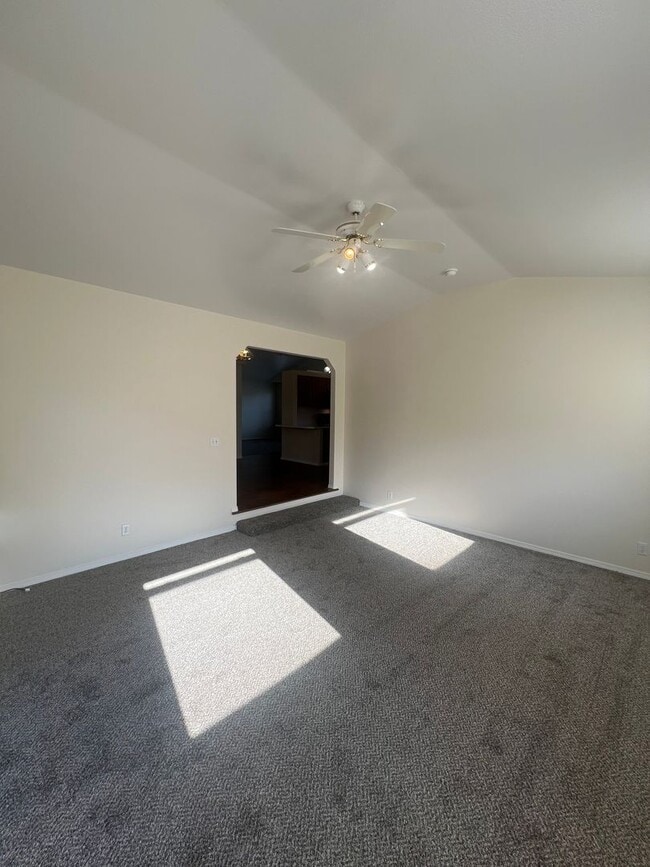 Building Photo - 3 bedroom 2 bath in a beautiful, spacious Meridian Neighborhood!