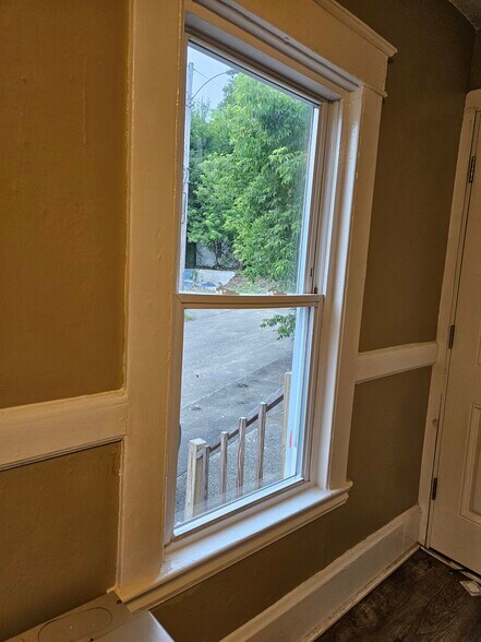 Building Photo - 3 King Ct