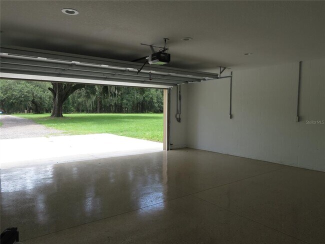 Building Photo - 36426 Tanner Ln