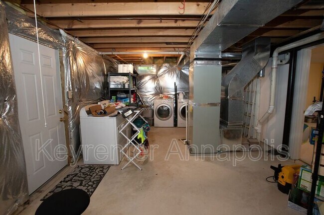 Building Photo - 2807 Chapman Ct