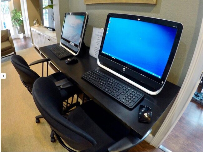 Building Photo - 5372 Diplomat Ct