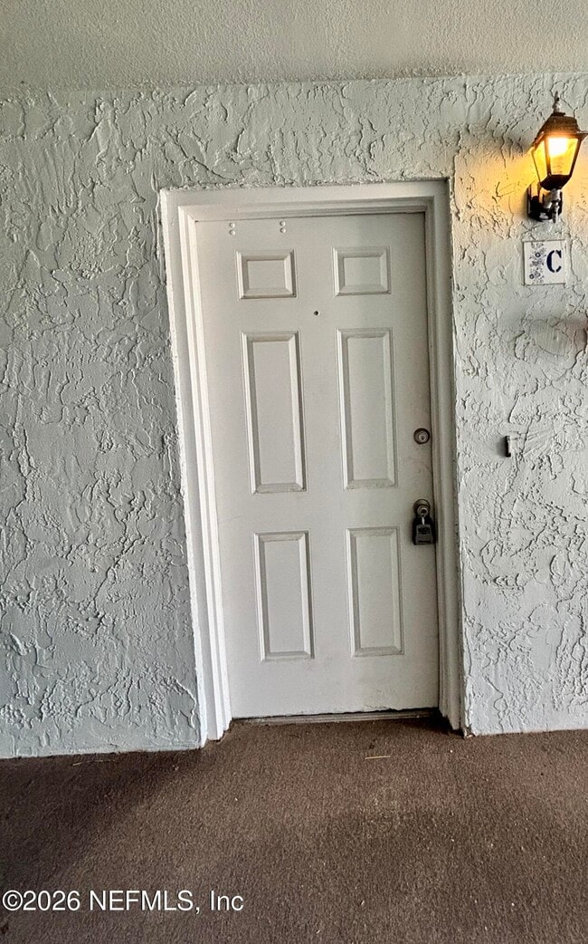 Building Photo - 221 6th St S