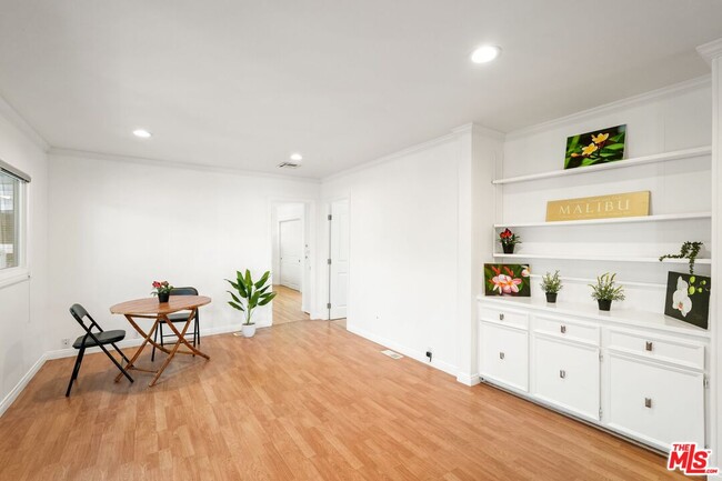 Building Photo - 29500 Heathercliff Rd