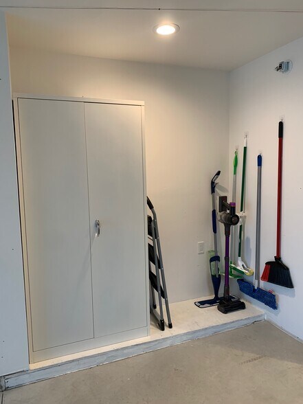 Building Photo - 1195 Wikiup Dr