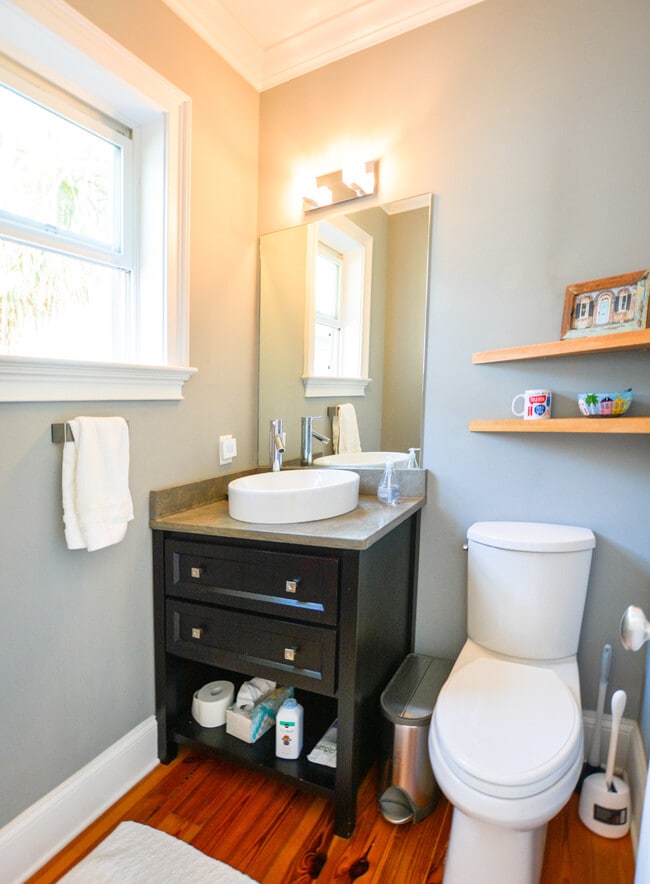 Building Photo - Fully Furnished Home in Downtown Charleston