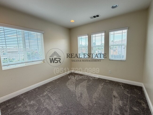 Building Photo - 5798 Mapleview Dr