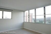 Building Photo - 2 Bed/2 Bath/1 Parking - Beautiful Unit with Nice View in Salt Lake!