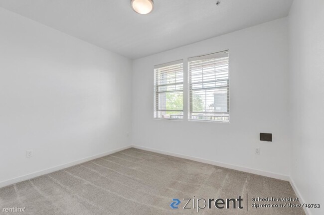 Building Photo - 1 br, 1 bath Condo - 16441 Northwest Chadw...