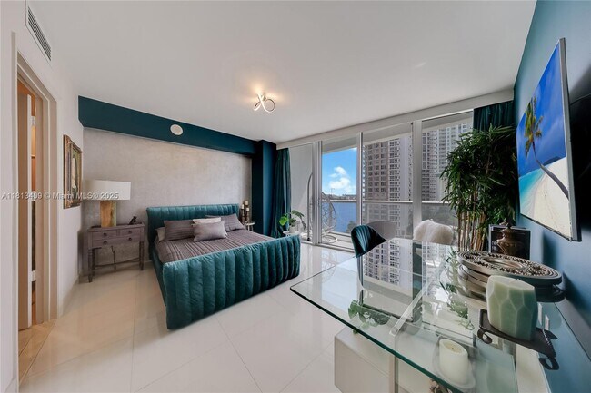 Building Photo - 465 Brickell Ave