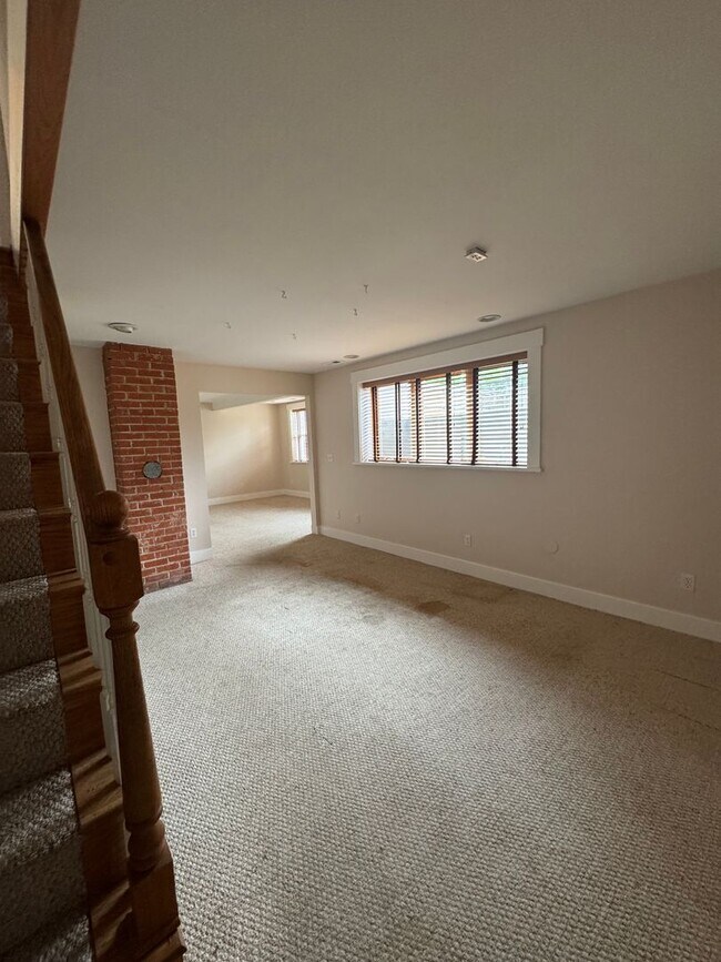 Building Photo - Nice single family home in the "OLD NORTH END"