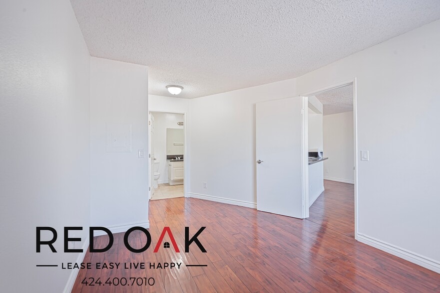 Building Photo - 6660 Vineland Ave