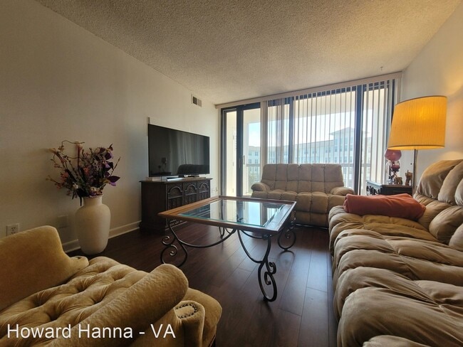 Building Photo - 2 br, 2 bath House - 3288 Page Avenue, #304