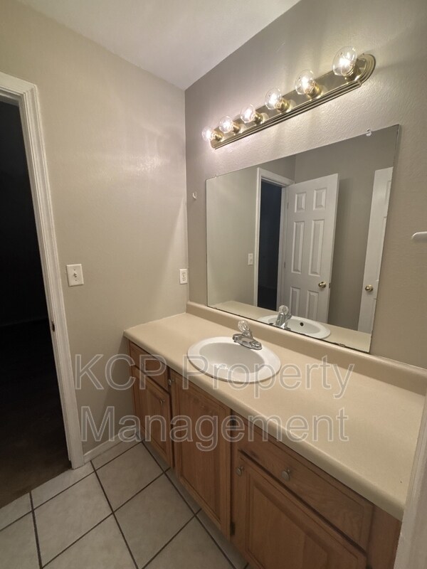 Building Photo - 1115 Farley Cir
