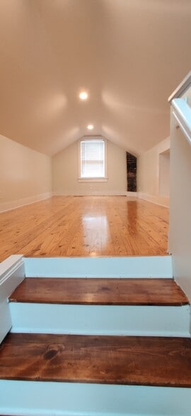 Building Photo - 306 53rd Ave N