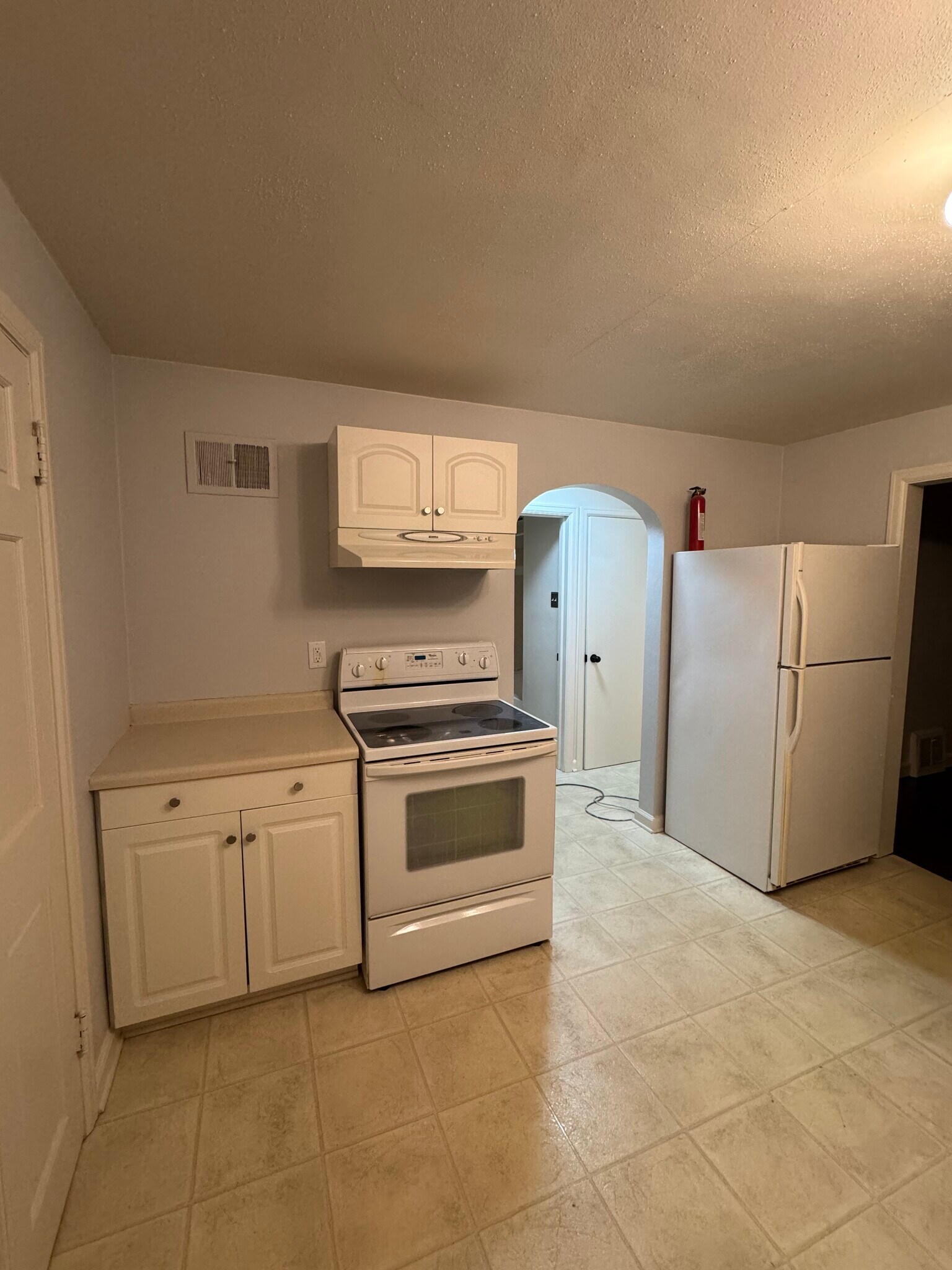 Kitchen - 8733 W Rawson Ave
