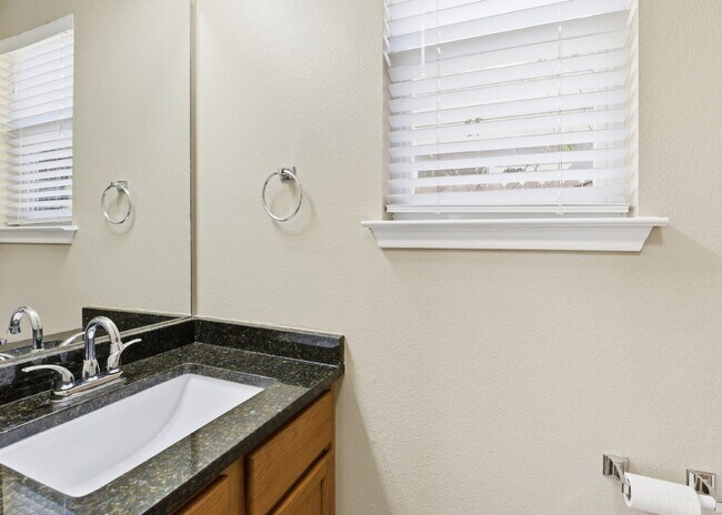 Building Photo - Freshly Updated 3 Bedroom Home on Large Corner Lot!