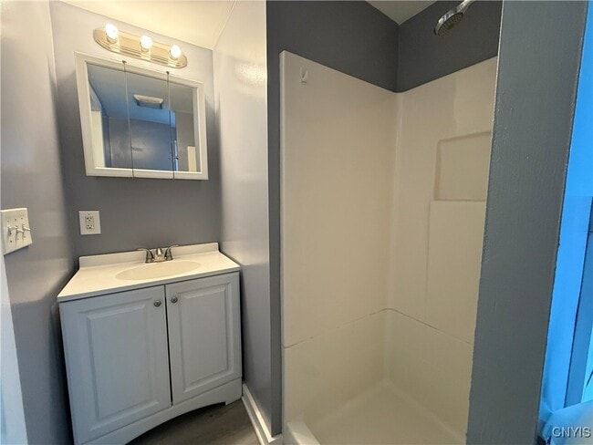 Building Photo - 127 1/2 Matty Ave