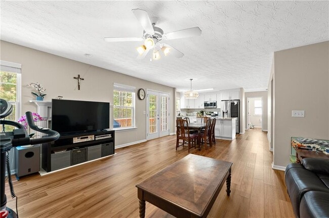 Building Photo - 3751 Roxfield Dr NE