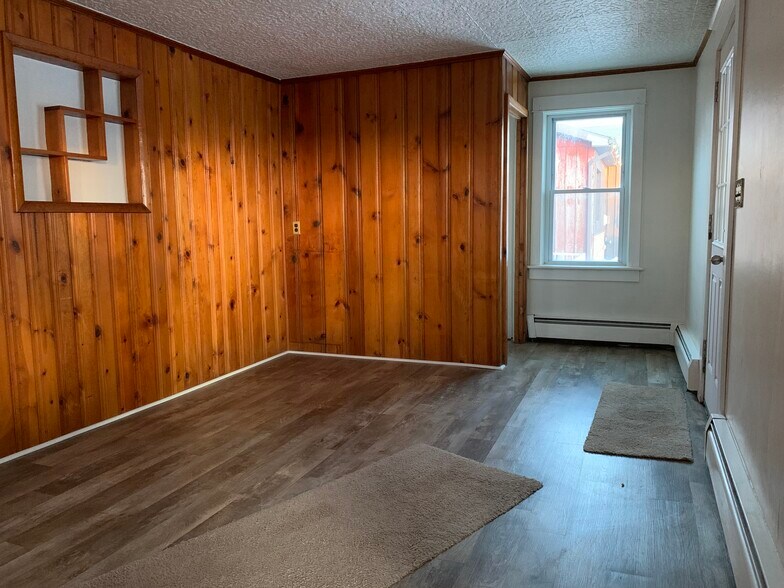 Living Area A - 4629 National Pike
