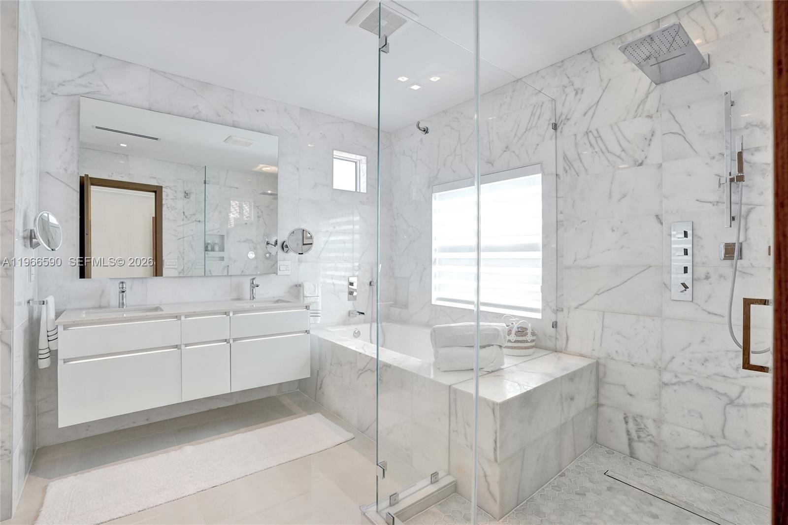 Building Photo - 20824 NE 37th Ave