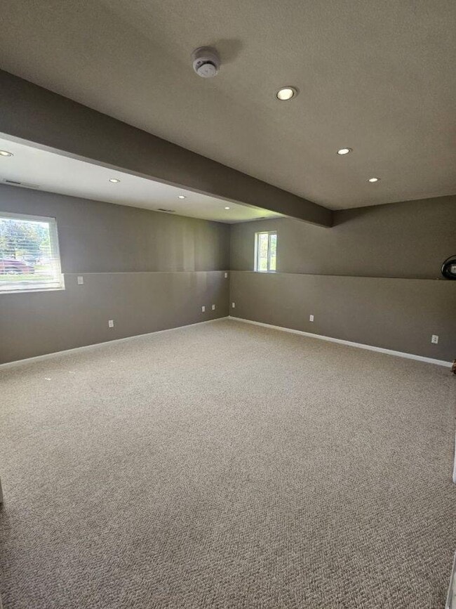 Building Photo - 5 bedroom in Billings MT 59102