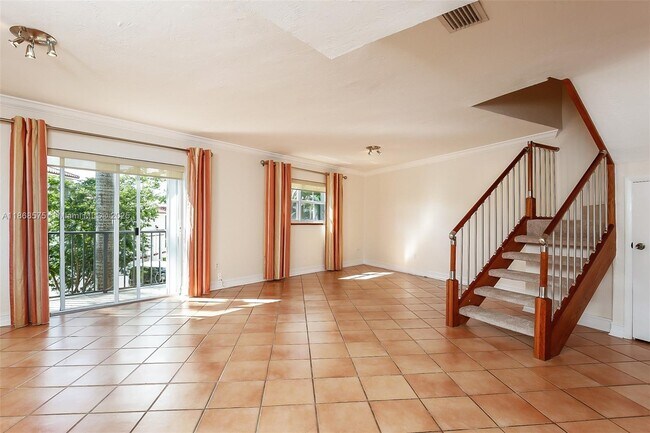 Building Photo - 8650 SW 67th Ave