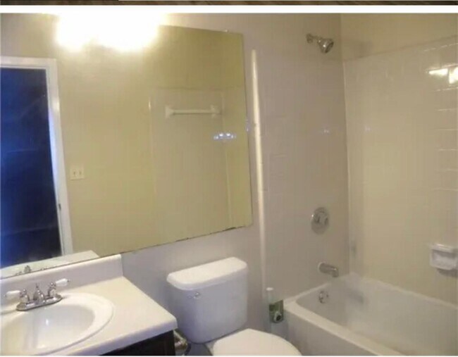 Building Photo - 1455 Inverness Dr