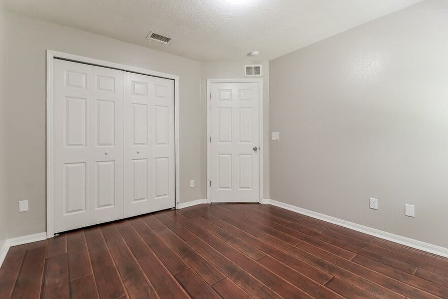 Building Photo - 14909 Stag Creek Cir