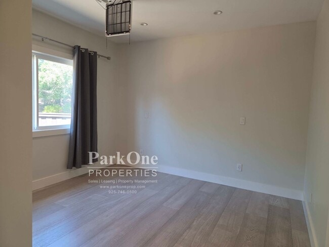 Building Photo - 1540 Westwood Ct