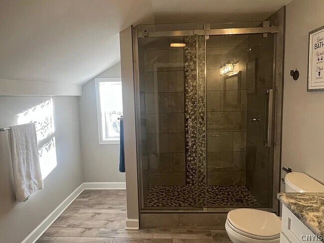 Building Photo - 6049 S Bay Rd