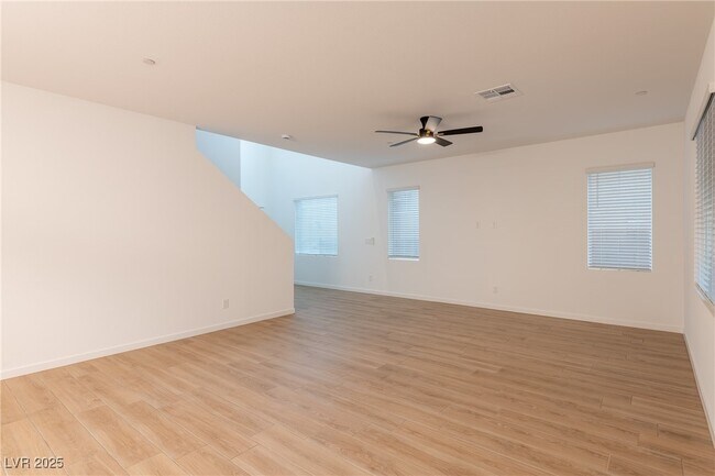 Building Photo - 494 Francesca Crst St