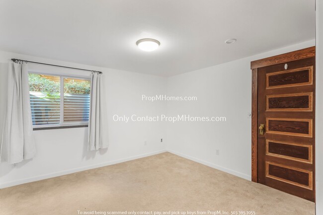 Building Photo - Spacious Large Sanctuary in SE Portland’s ...
