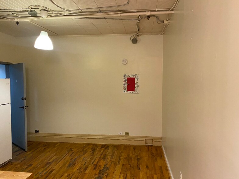 Building Photo - 1415 Kemper St