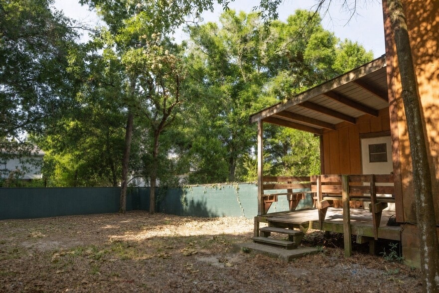 Building Photo - 107 Hampton Dr