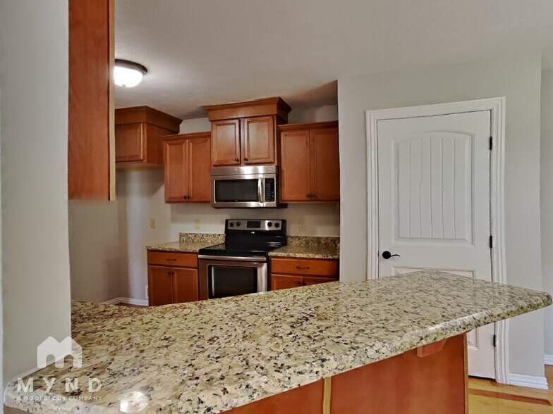 Building Photo - 5769 W Alexa Ln