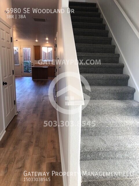 Building Photo - 5980 SE Woodland Dr