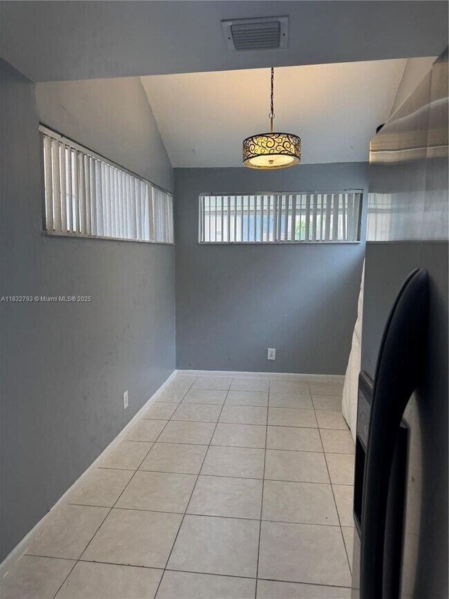 Building Photo - 834 NW 81st Way