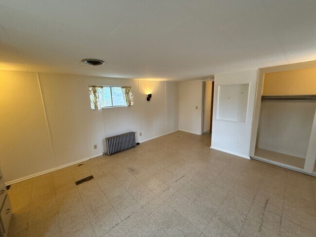 Building Photo - 1947 Marion St SE