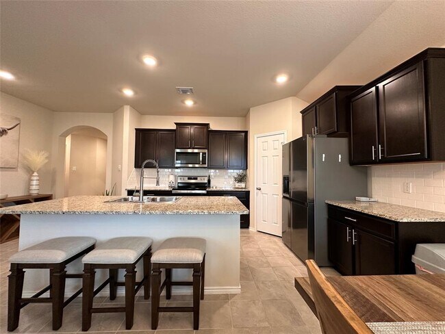 Building Photo - 216 Midas Ln