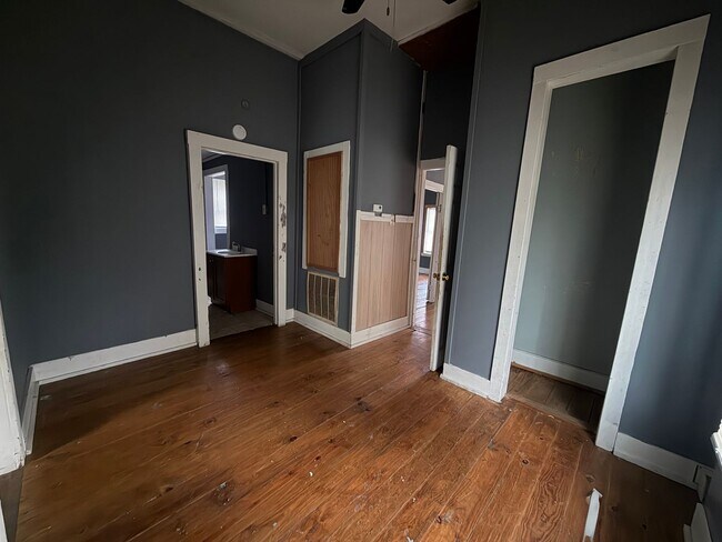 Building Photo - FOR RENT in LAFAYETTE!