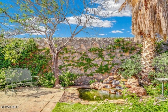 Building Photo - 7425 Gulf Creek Dr