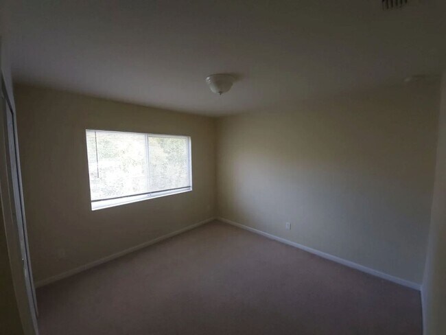 Building Photo - 5/3.5 Balboa Blvd~Verde Ridge~Large & Lovely!