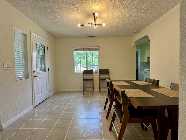 Building Photo - 7755 Mango Ave