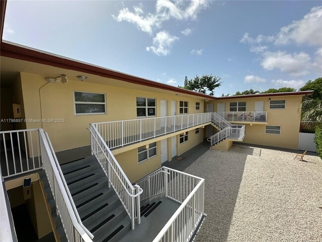 Building Photo - 260 SW 8th St