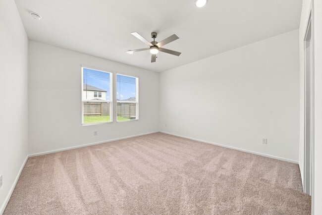 Building Photo - 618 Amber Fls Dr
